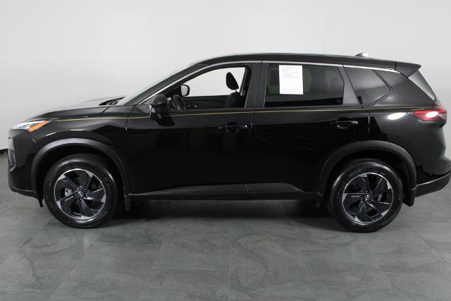 Certified 2024 Nissan Rogue SV FWD image 14