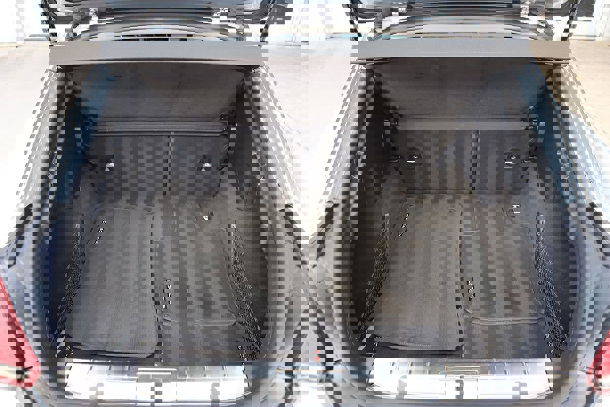 Used 2015 Porsche Panamera S image 48