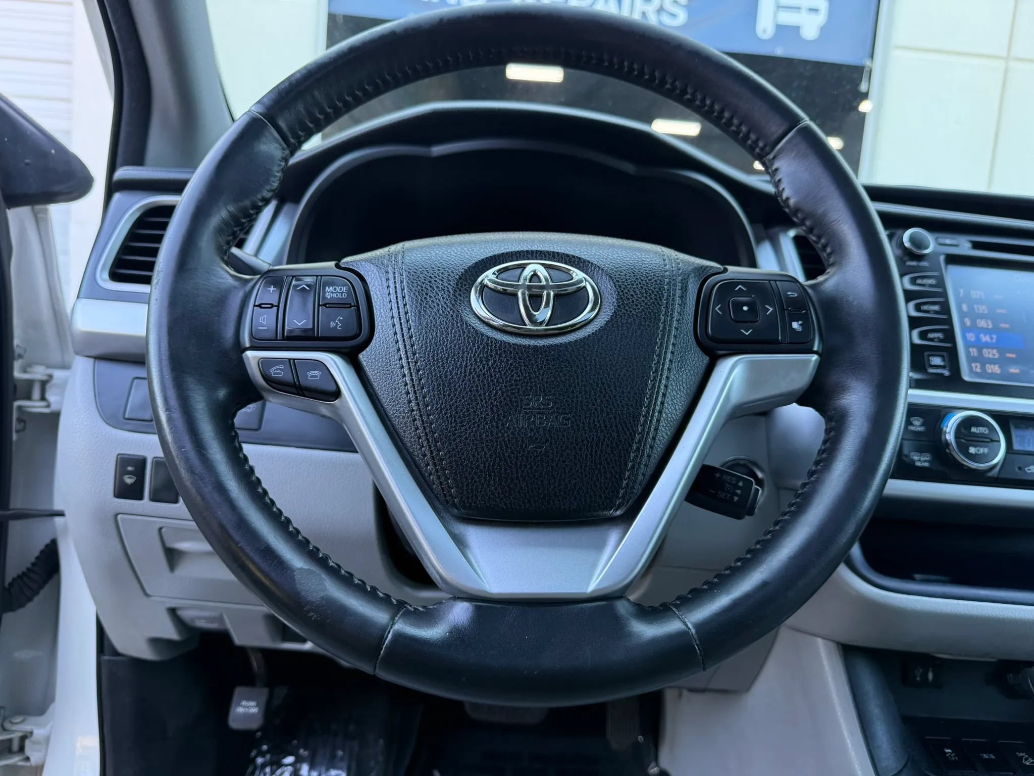 Used 2015 Toyota Highlander Limited AWD/4WD image 39