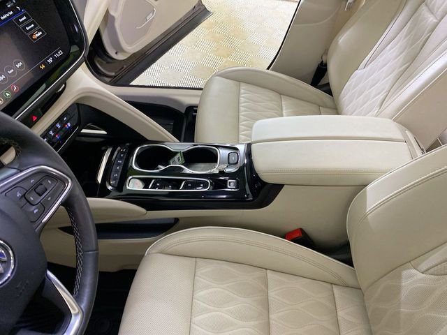 Used 2023 Buick Envision Avenir image 44