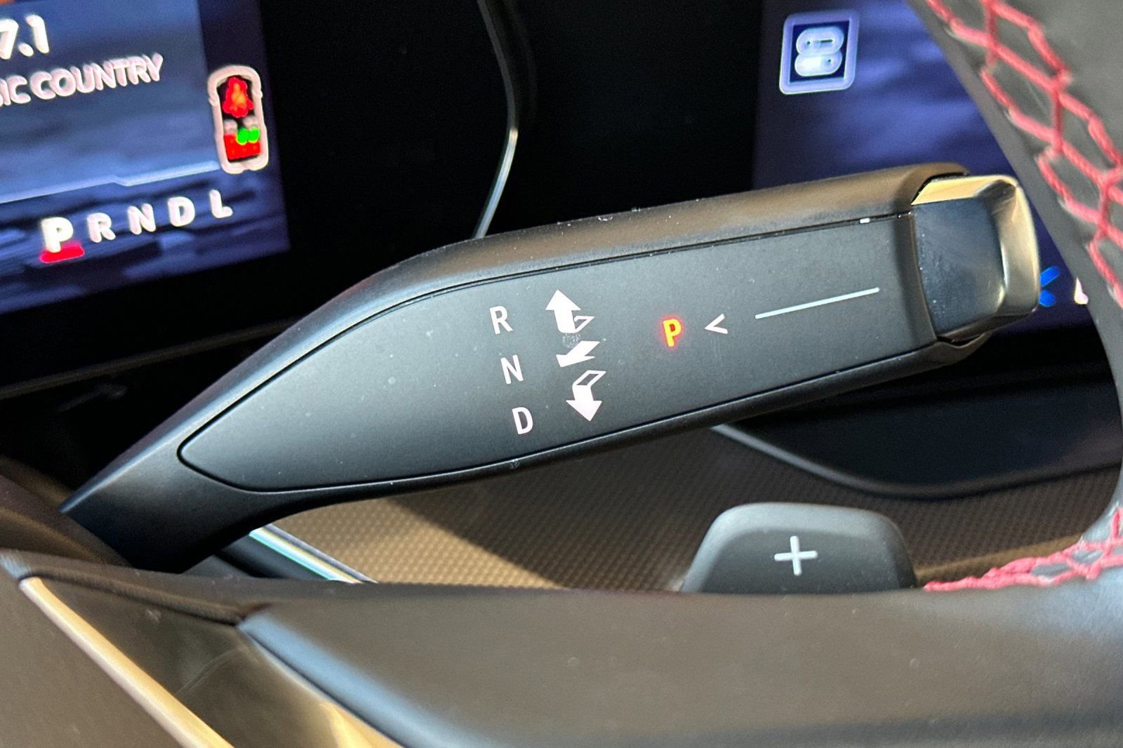 Certified 2025 Chevrolet Suburban RST image 24