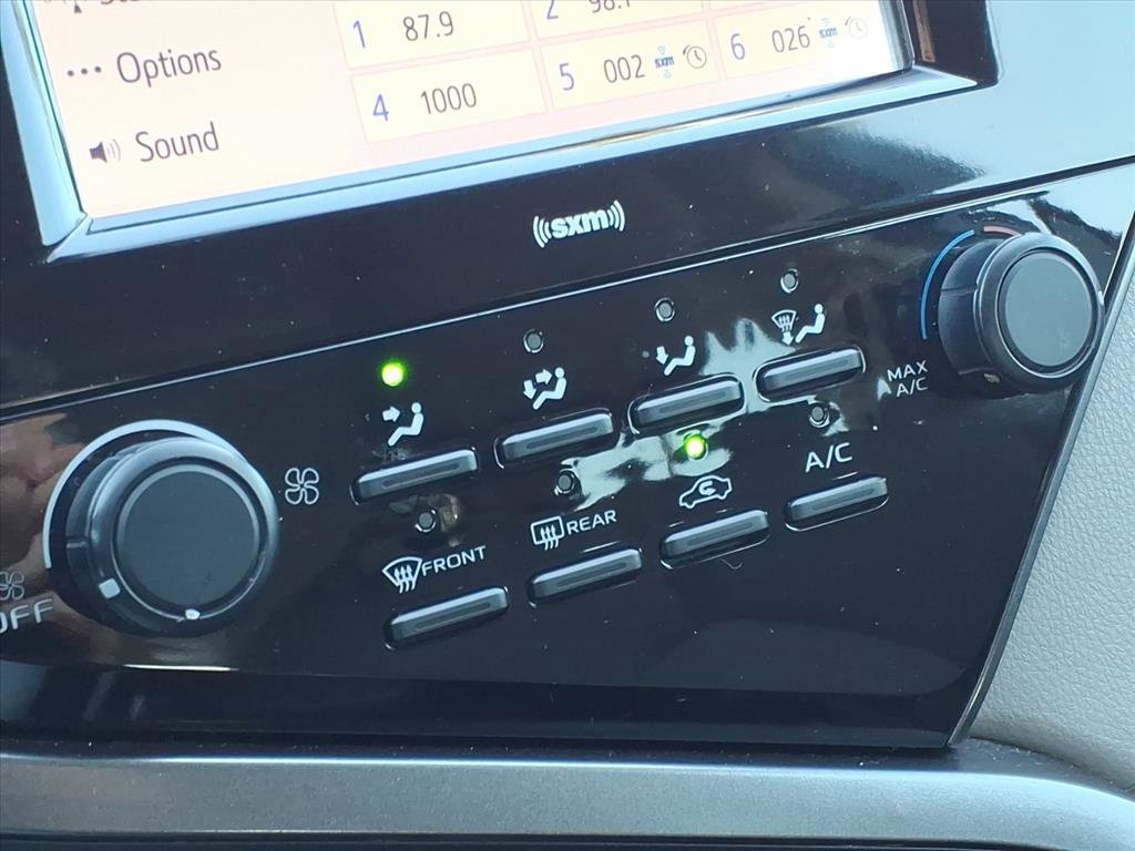 Used 2020 Toyota Camry LE image 22