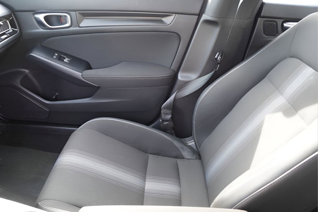 Used 2025 Honda Civic Sport image 28