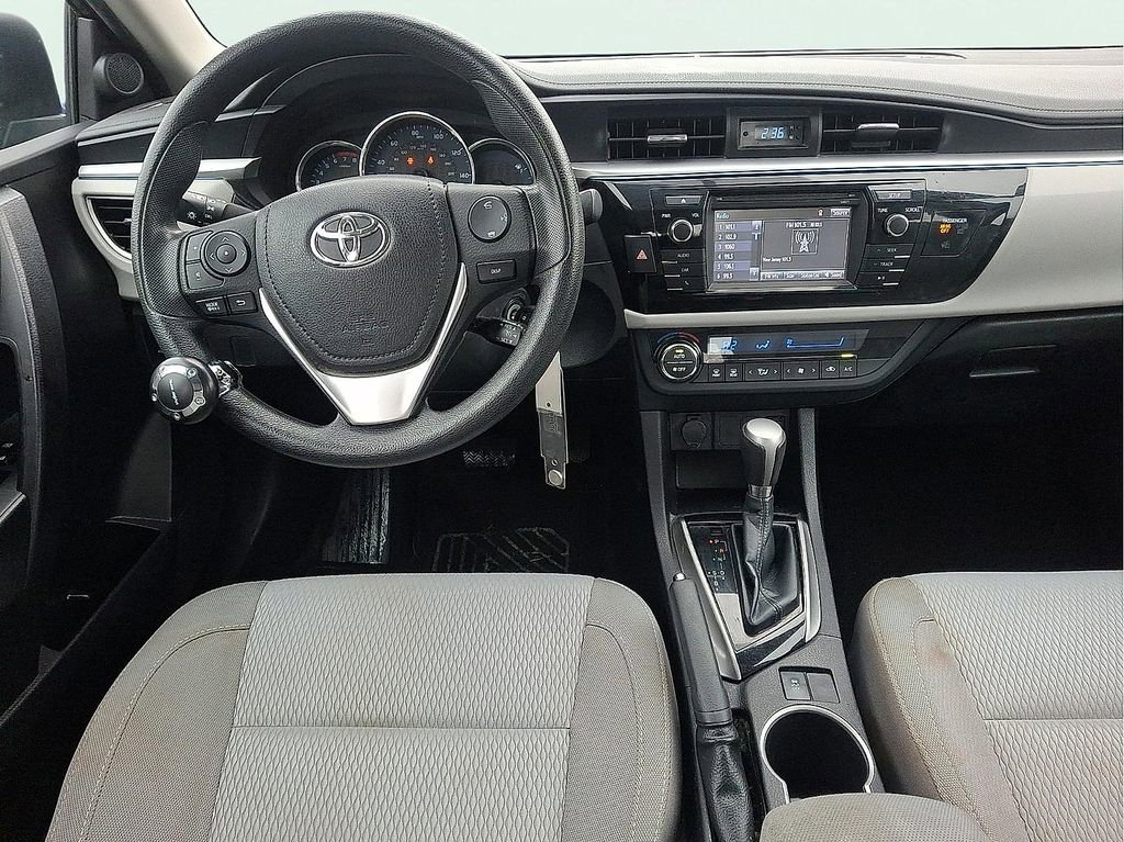 Used 2016 Toyota Corolla LE image 12