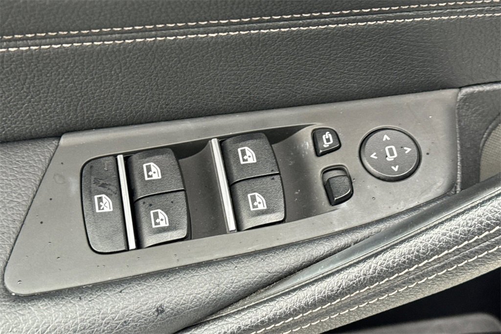 Used 2023 BMW M550i xDrive image 15