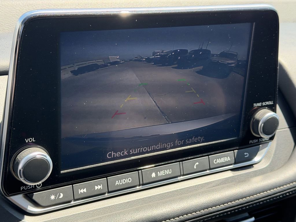 Used 2025 Nissan Rogue SV FWD image 18