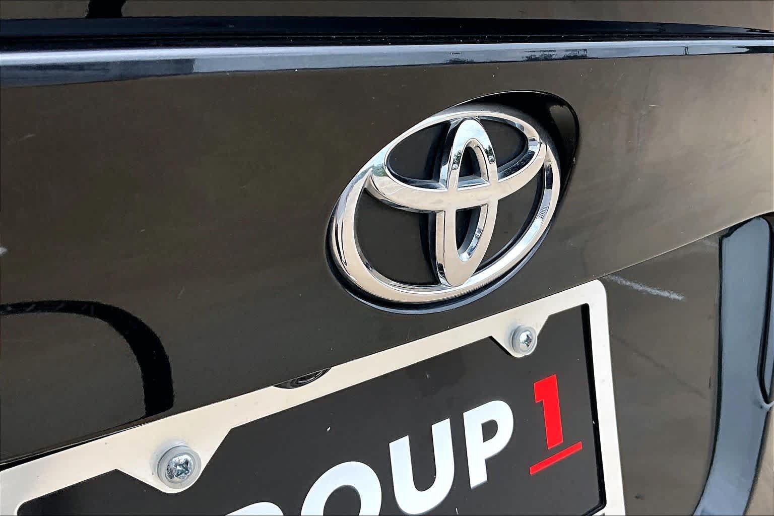 Used 2021 Toyota C-HR LE FWD image 10