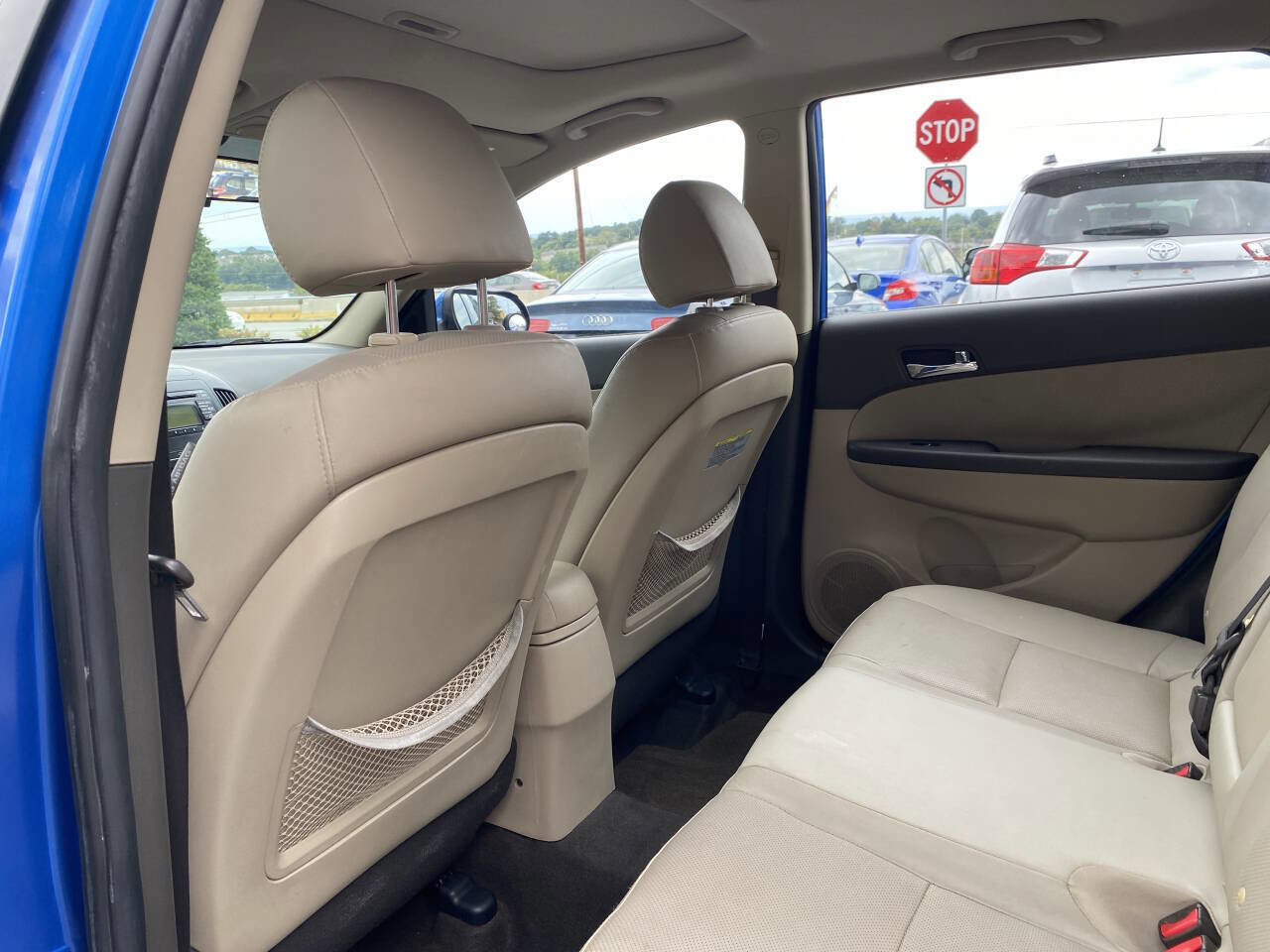 Used 2011 Hyundai Elantra image 14