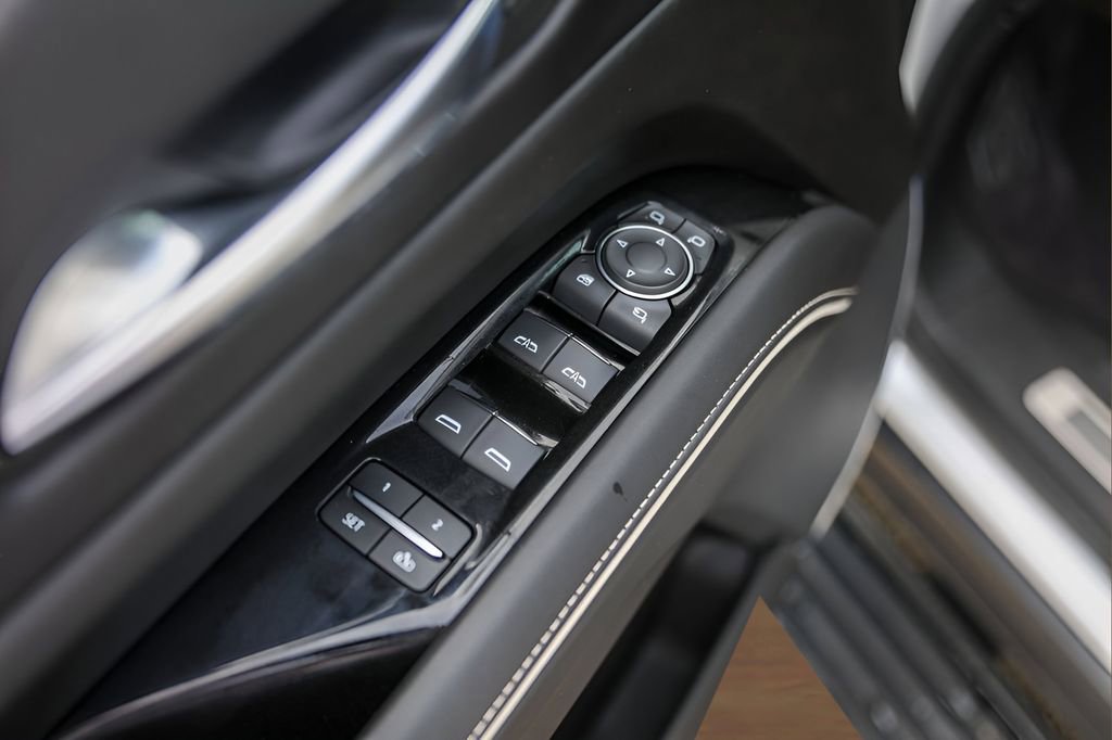 Used 2023 Cadillac Escalade Sport Platinum w/ LPO, ONYX Package image 23