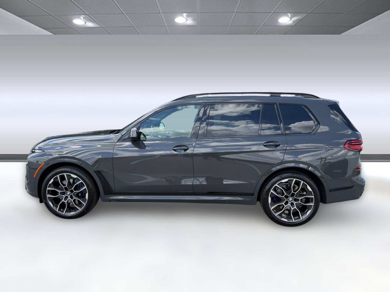 Used 2026 BMW X7 xDrive40i w/ M Sport Package AWD/4WD image 2