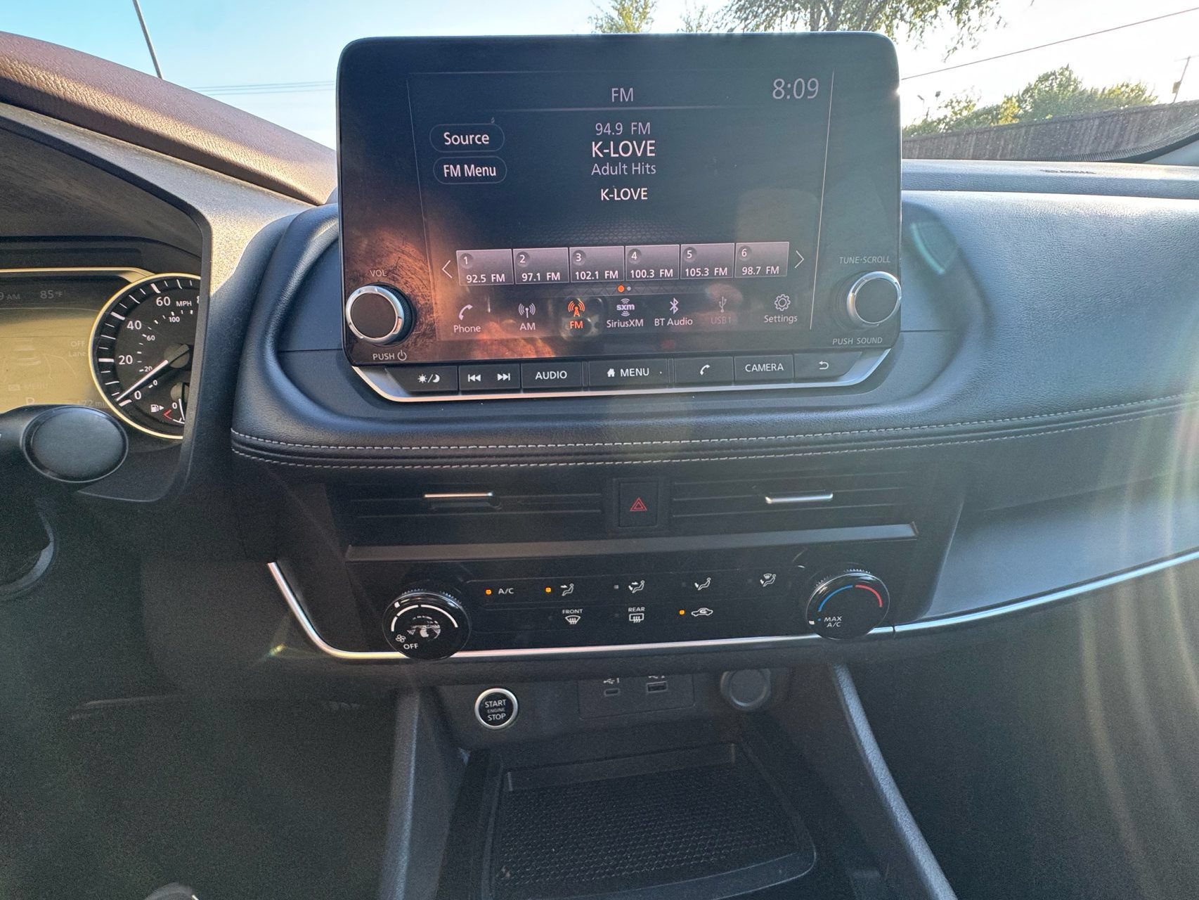 Used 2023 Nissan Rogue S FWD image 17
