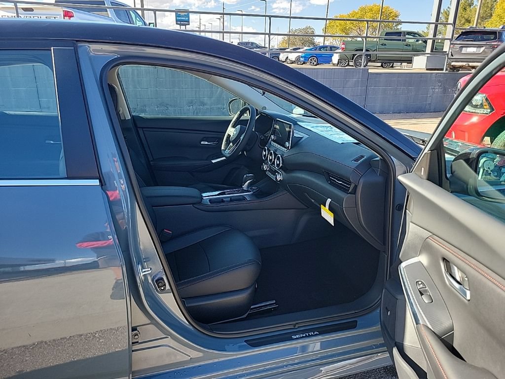 New 2025 Nissan Sentra SR w/ SR Premium Package FWD image 16