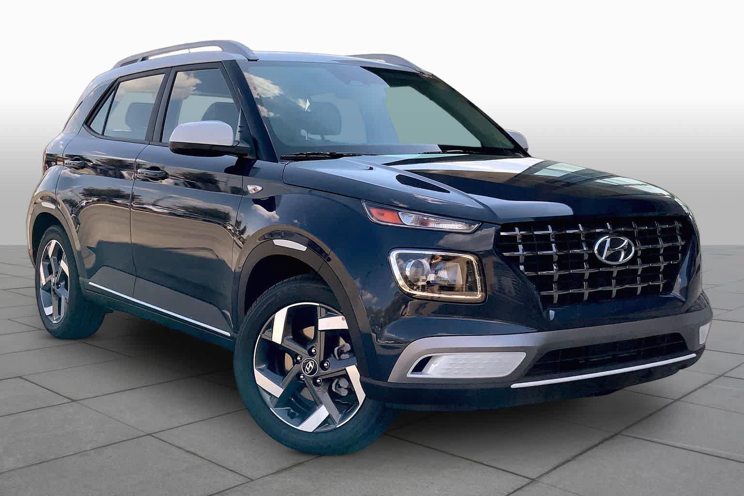 New 2026 Hyundai Venue SEL FWD image 2