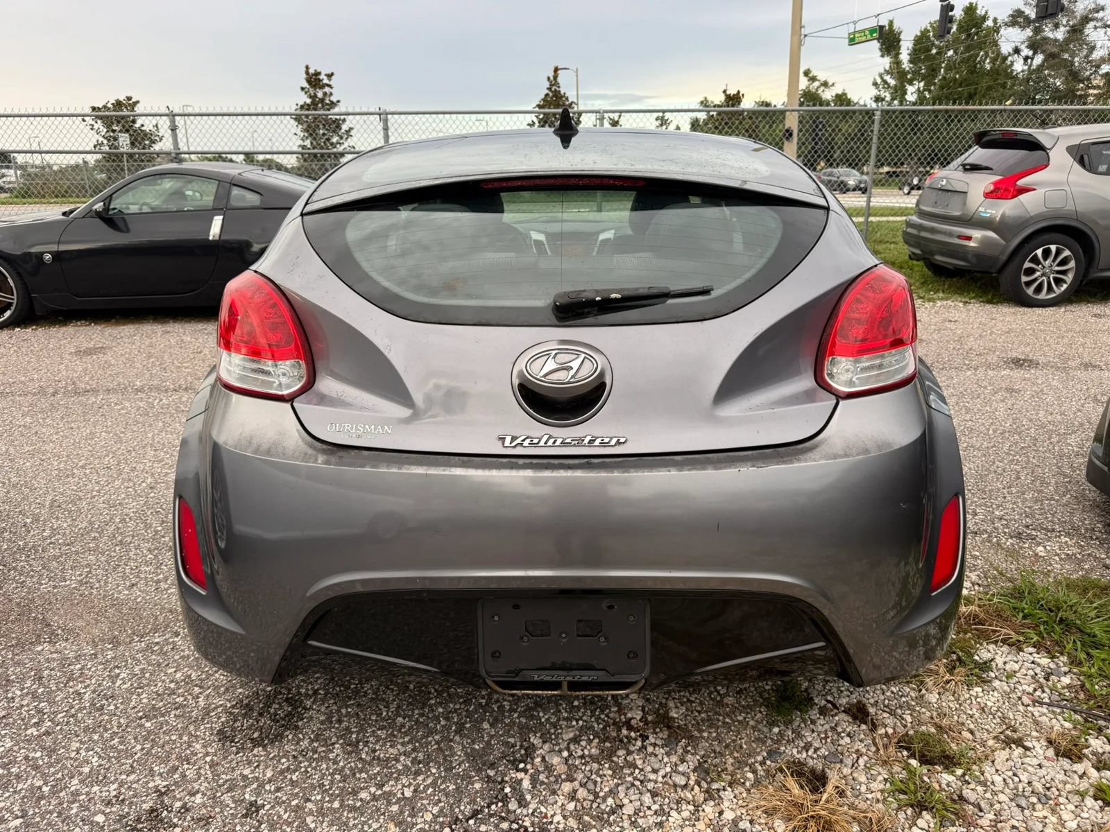 Used 2013 Hyundai Veloster w/ Style Pkg FWD image 3