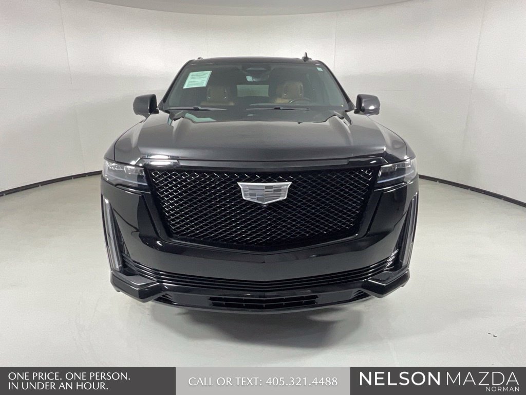 Used 2024 Cadillac Escalade ESV Sport w/ LPO, ONYX Package AWD/4WD image 2