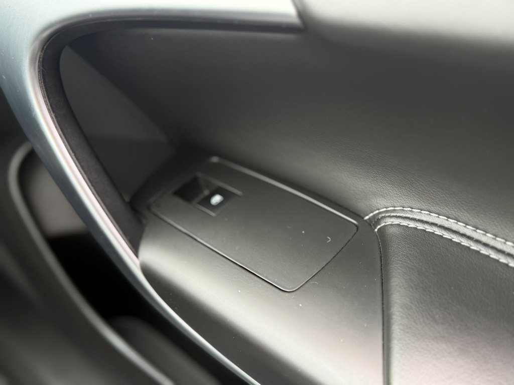 Used 2012 Buick Regal Premium FWD image 6