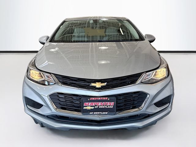 Used 2018 Chevrolet Cruze LT w/ Convenience Package FWD image 4