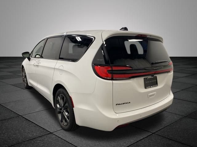 New 2026 Chrysler Pacifica Select image 4