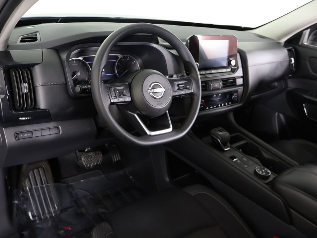 Used 2023 Nissan Pathfinder S image 24
