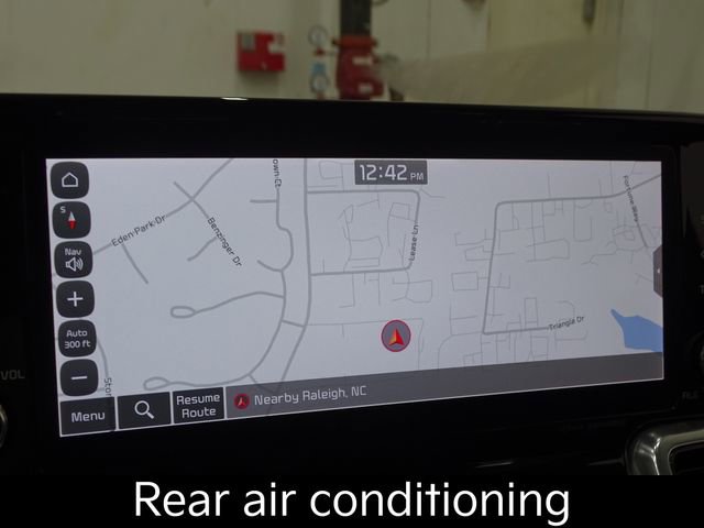 Certified 2023 Kia Sorento SX image 7