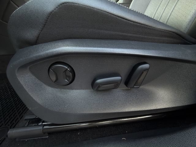 Used 2024 Volkswagen Tiguan SE R-Line FWD image 23