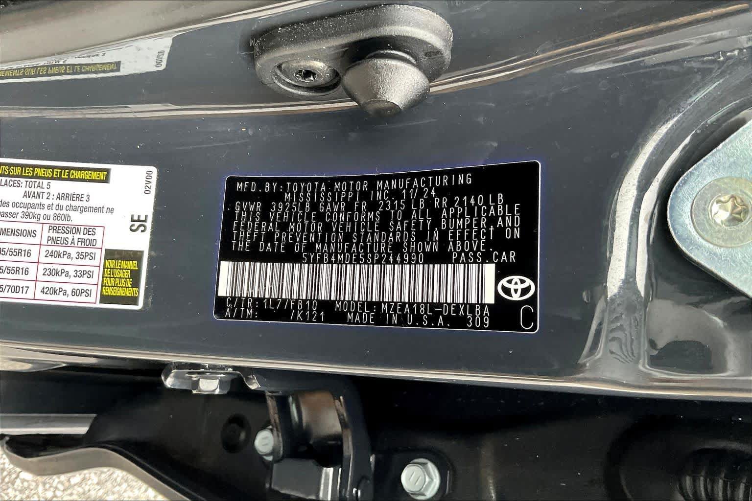 Used 2025 Toyota Corolla LE w/ Convenience Package FWD image 33