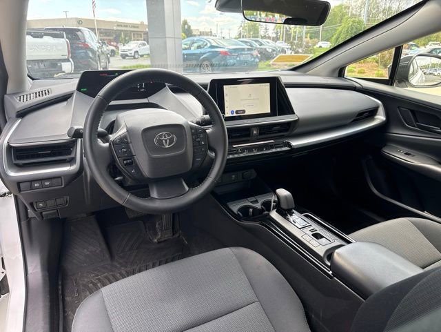 Used 2025 Toyota Prius LE FWD image 28