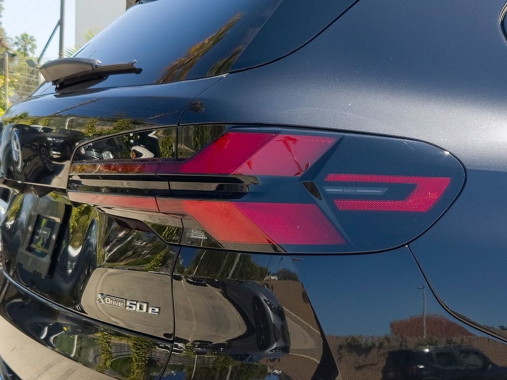 New 2026 BMW X5 xDrive50e w/ M Sport Package image 4