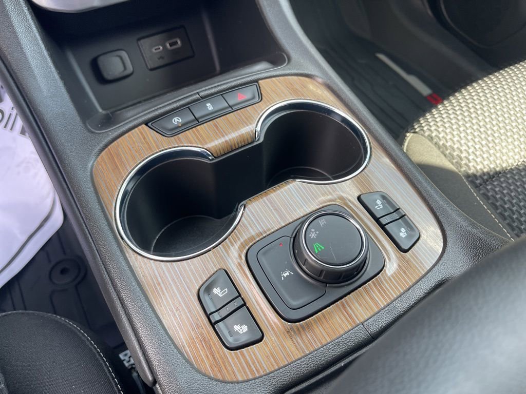 Certified 2023 GMC Acadia SLE w/ Driver Convenience Package image 33