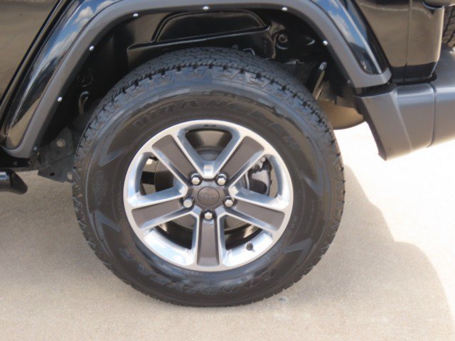 Used 2022 Jeep Wrangler Unlimited Sahara w/ Cold Weather Group AWD/4WD image 15