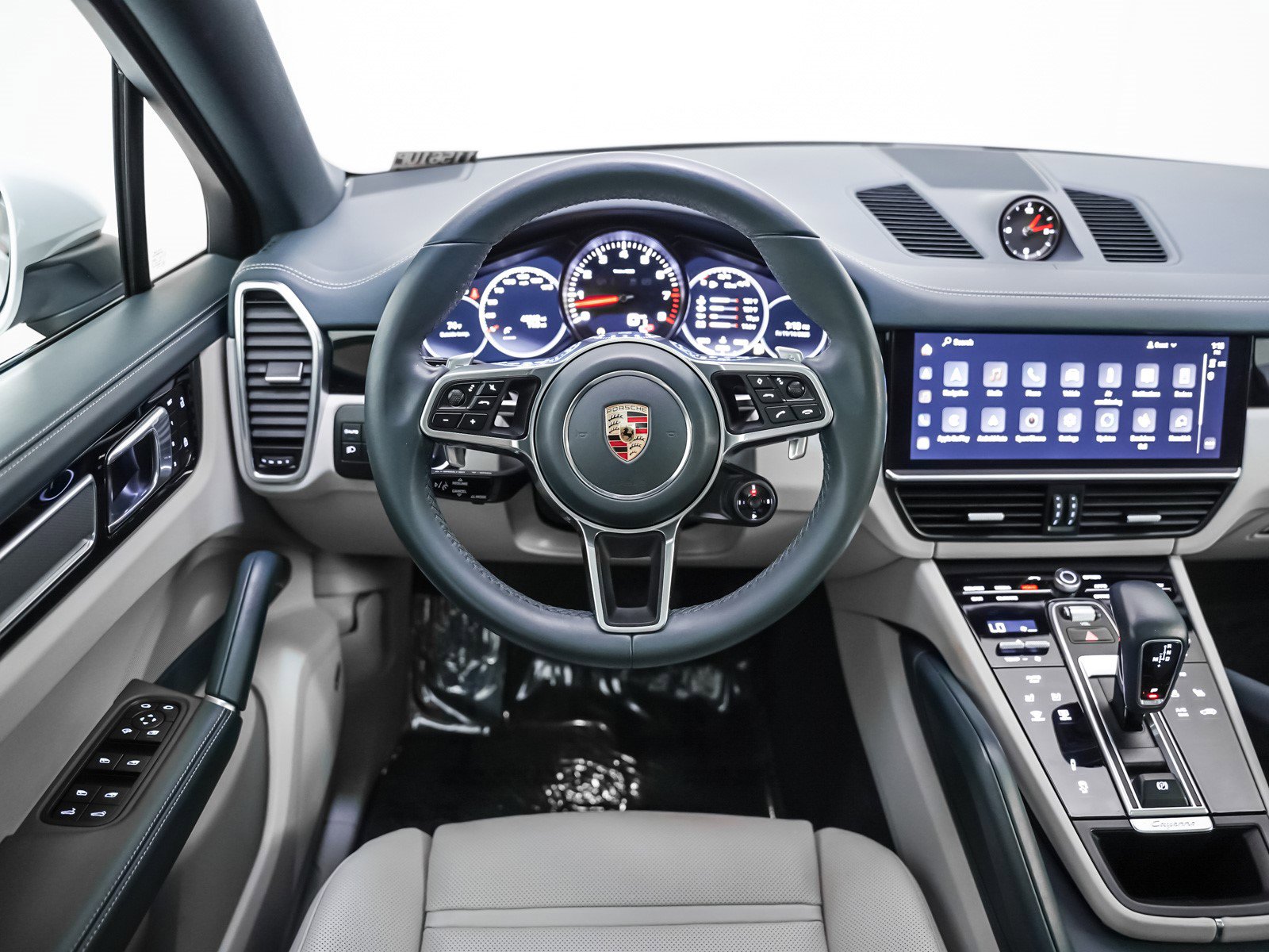 Used 2023 Porsche Cayenne Platinum Edition image 16