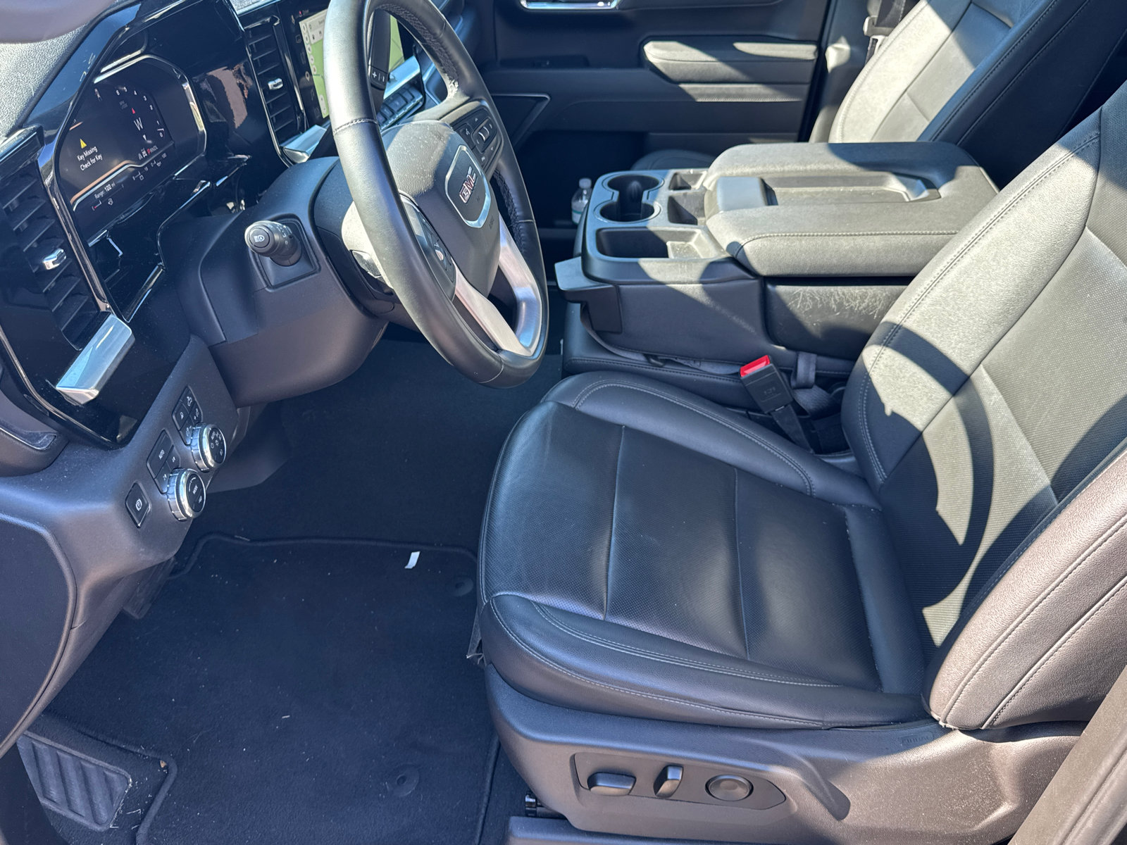 Used 2025 GMC Sierra 1500 SLT AWD/4WD image 5