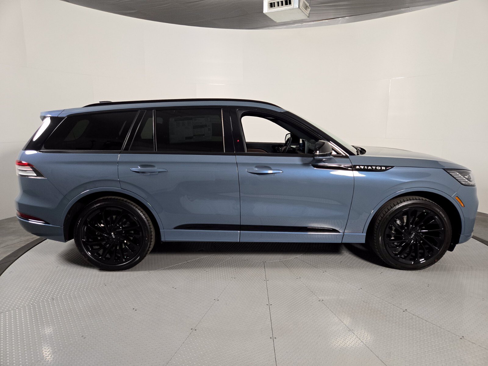 New 2026 Lincoln Aviator Reserve AWD/4WD image 3