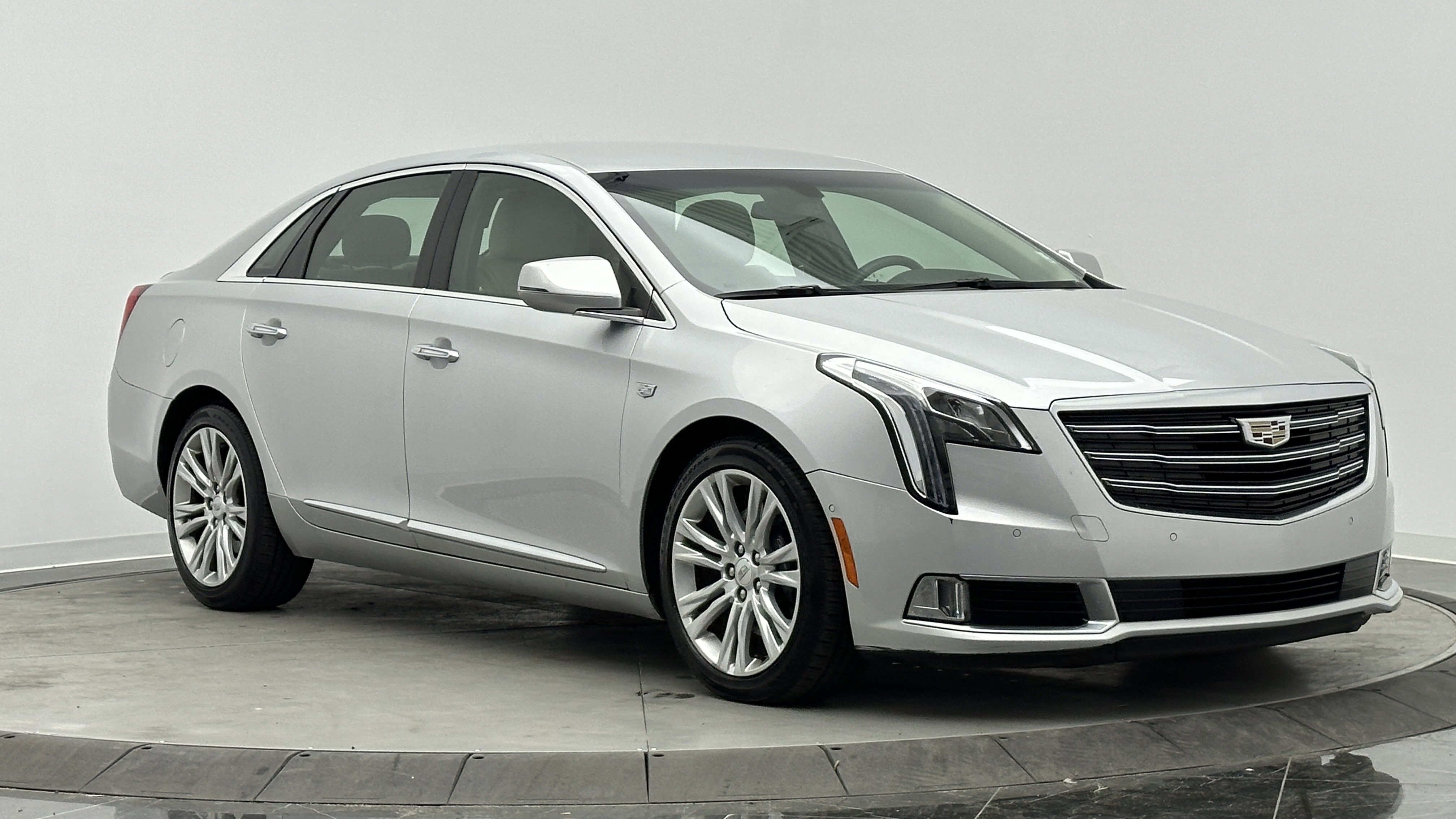 Used 2019 Cadillac XTS Luxury image 3