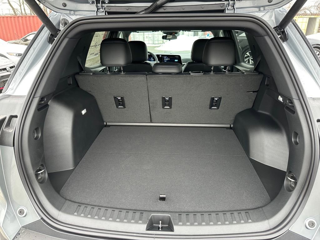 New 2026 Chevrolet Equinox LT w/ Convenience Package II image 21