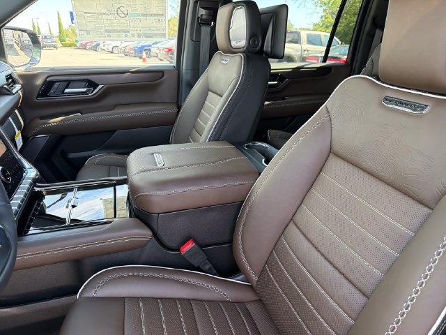 New 2026 GMC Yukon XL Denali Ultimate AWD/4WD image 17