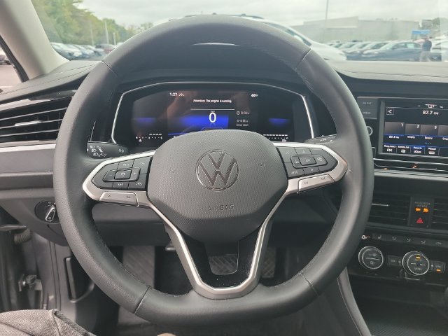Used 2024 Volkswagen Jetta SE w/ Panoramic Sunroof Package FWD image 31