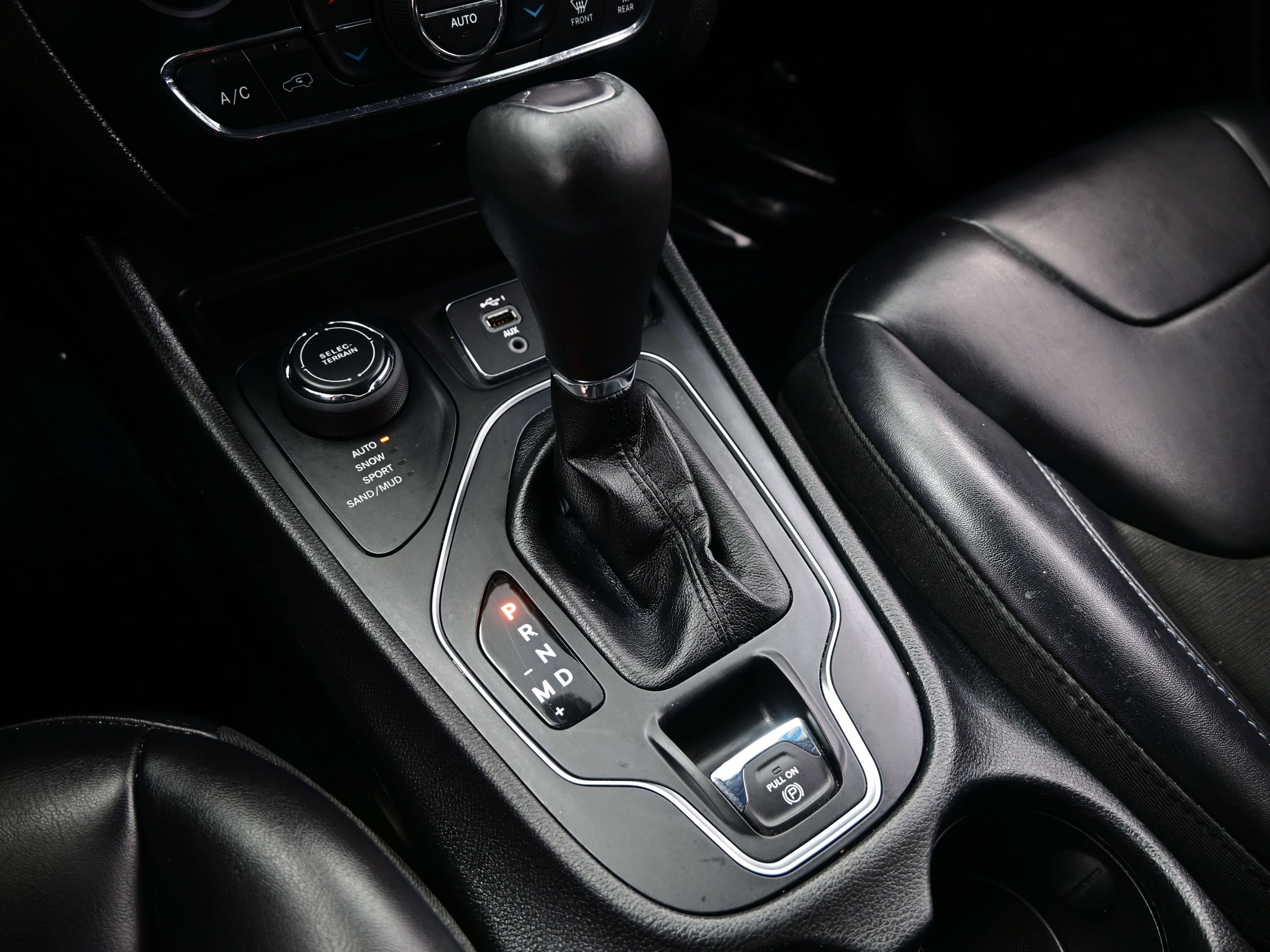 Used 2020 Jeep Cherokee Latitude Plus w/ Comfort/Convenience Group image 23