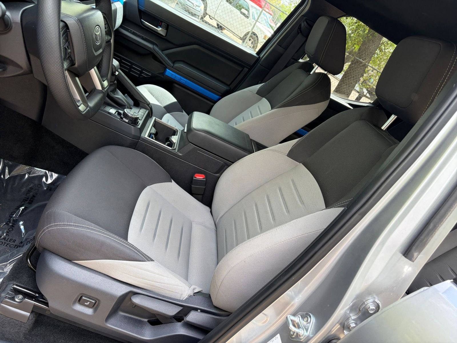 Used 2025 Toyota Tacoma TRD Off-Road image 33