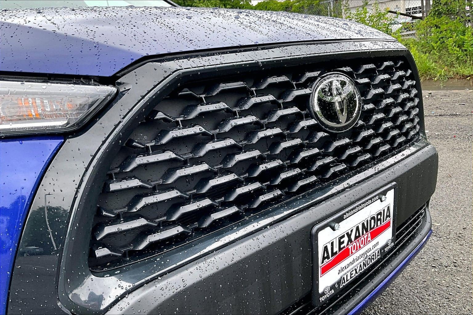 Used 2022 Toyota Corolla Cross LE w/ Moonroof Package AWD/4WD image 29