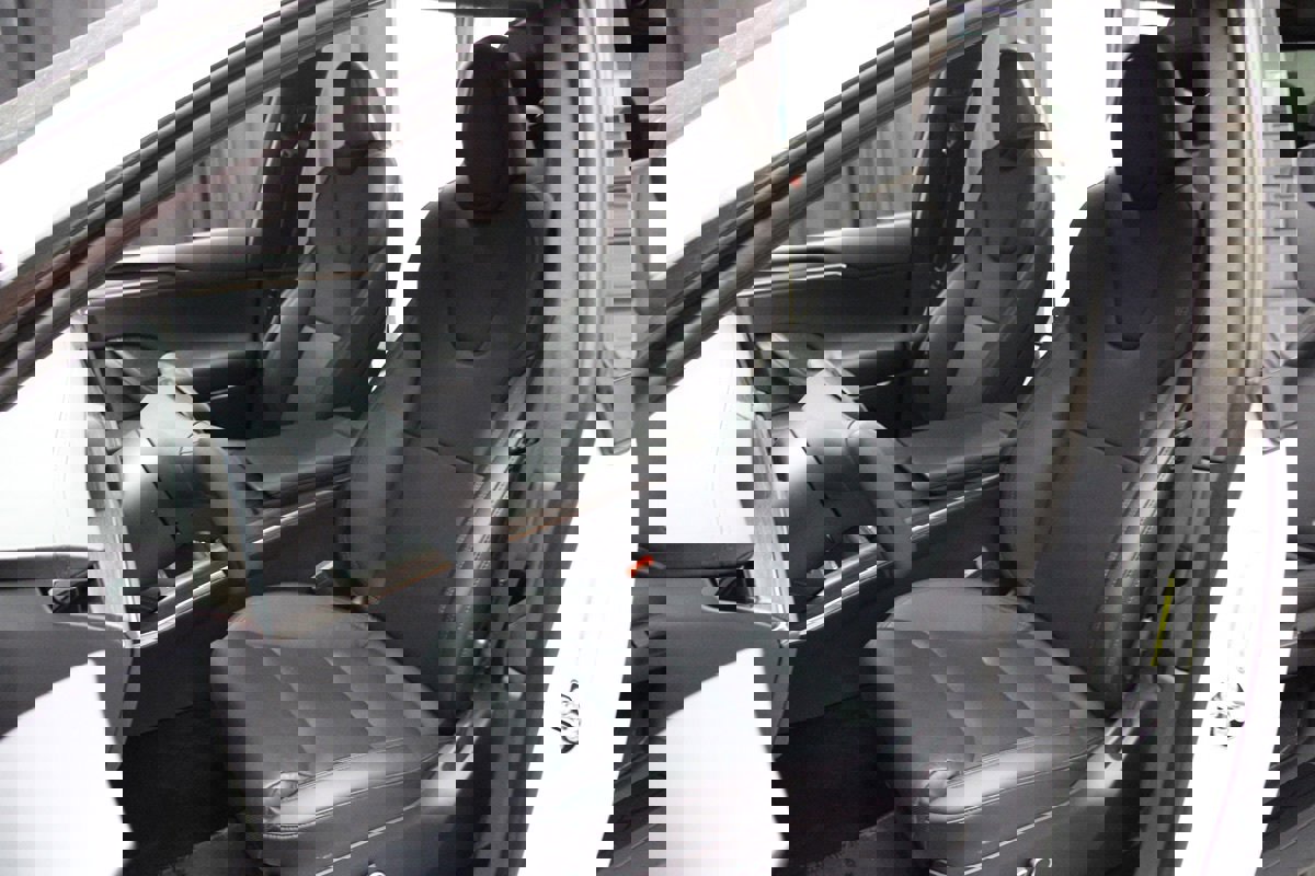 Used 2023 Tesla Model X 7 Seater AWD Driving Com 4 image 40