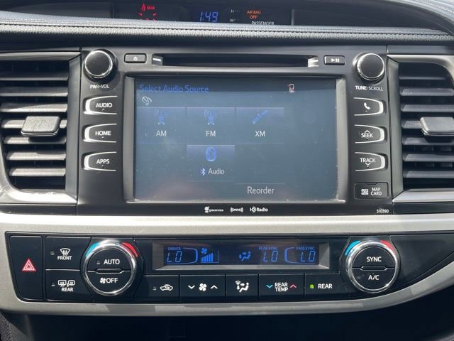 Used 2019 Toyota Highlander SE AWD/4WD image 11