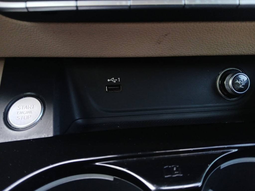 Used 2020 Audi A4 2.0T Premium w/ Convenience Package FWD image 6