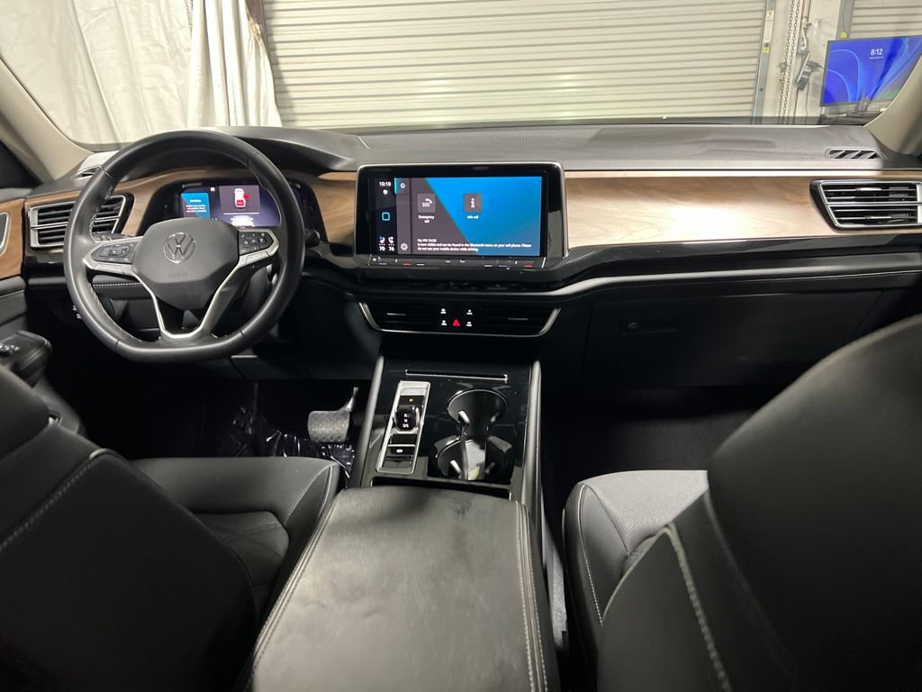 Used 2025 Volkswagen Atlas SE AWD/4WD image 14