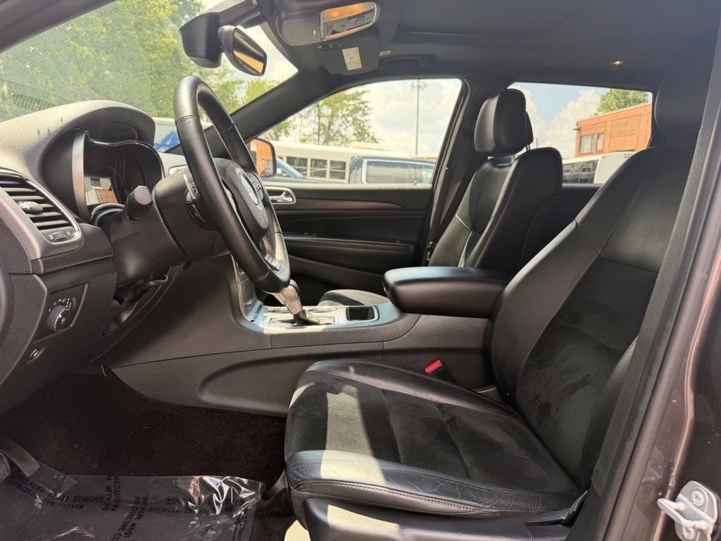 Used 2017 Jeep Grand Cherokee Altitude AWD/4WD image 10