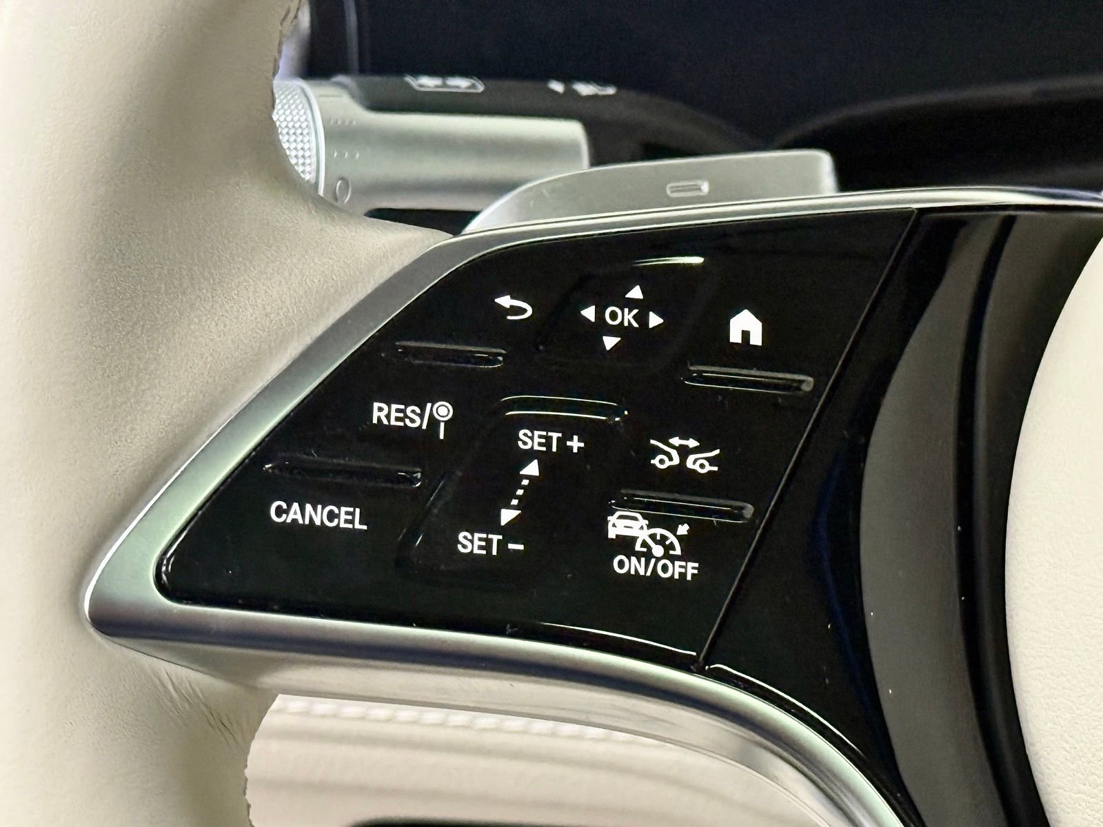 Used 2023 Mercedes-Benz EQS 580 4MATIC Sedan image 28