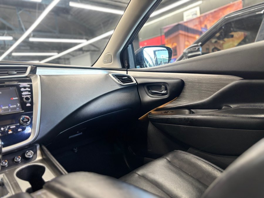 Used 2015 Nissan Murano Platinum w/ Platinum Technology Package AWD/4WD image 24
