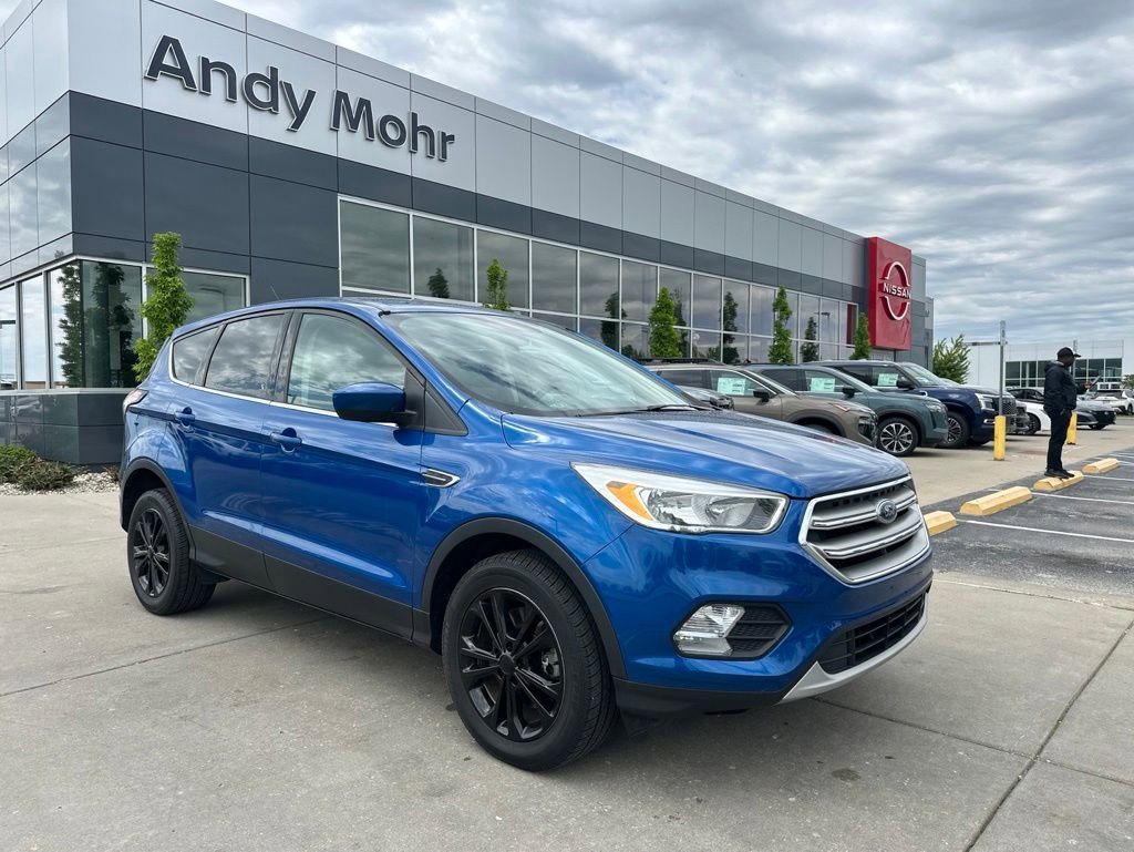 Used 2017 Ford Escape SE AWD/4WD image 1
