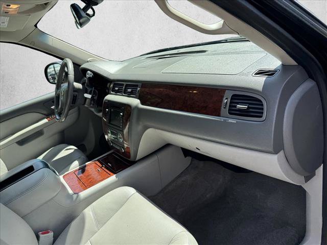 Used 2011 Chevrolet Avalanche LTZ AWD/4WD image 19
