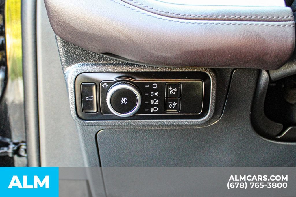 Used 2025 Ford Explorer Platinum w/ LUX Leather Package AWD/4WD image 27